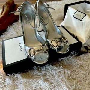 Gucci sandals silver almost brand new